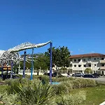 Apartamento Ubatuba, Itagua, Bem Localizado, Duas Vagas De Garagem
