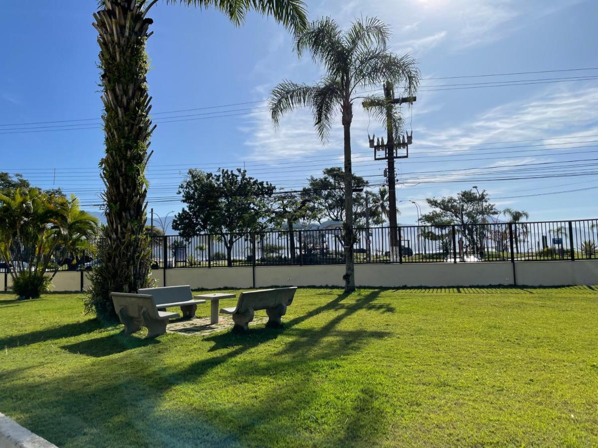 Apartment Ubatuba, Itagua, Bem Localizado, Duas Vagas De Garagem *
